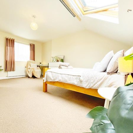 5 Bedroom, Sleeps 9 - Base To Explore Liverpool And Beyond Bagian luar foto