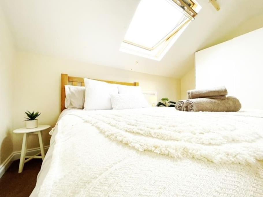 5 Bedroom, Sleeps 9 - Base To Explore Liverpool And Beyond Bagian luar foto