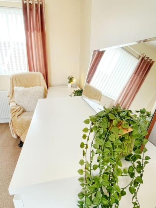 5 Bedroom, Sleeps 9 - Base To Explore Liverpool And Beyond Bagian luar foto