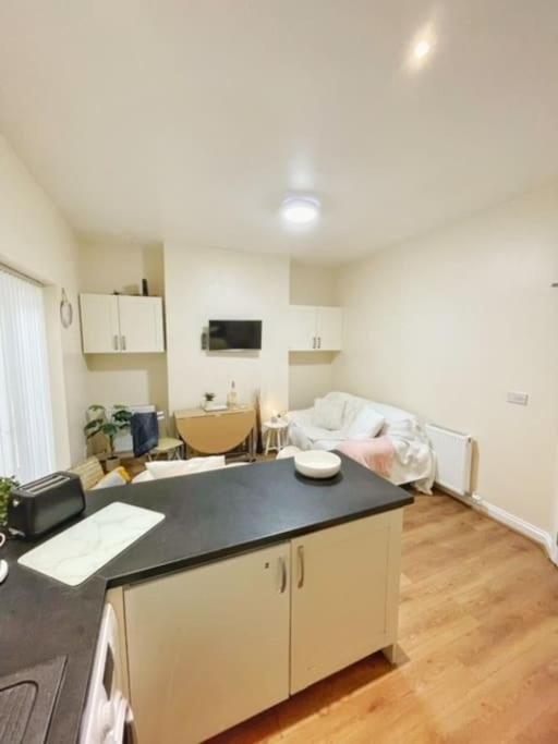 5 Bedroom, Sleeps 9 - Base To Explore Liverpool And Beyond Bagian luar foto