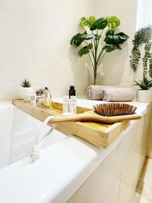 5 Bedroom, Sleeps 9 - Base To Explore Liverpool And Beyond Bagian luar foto