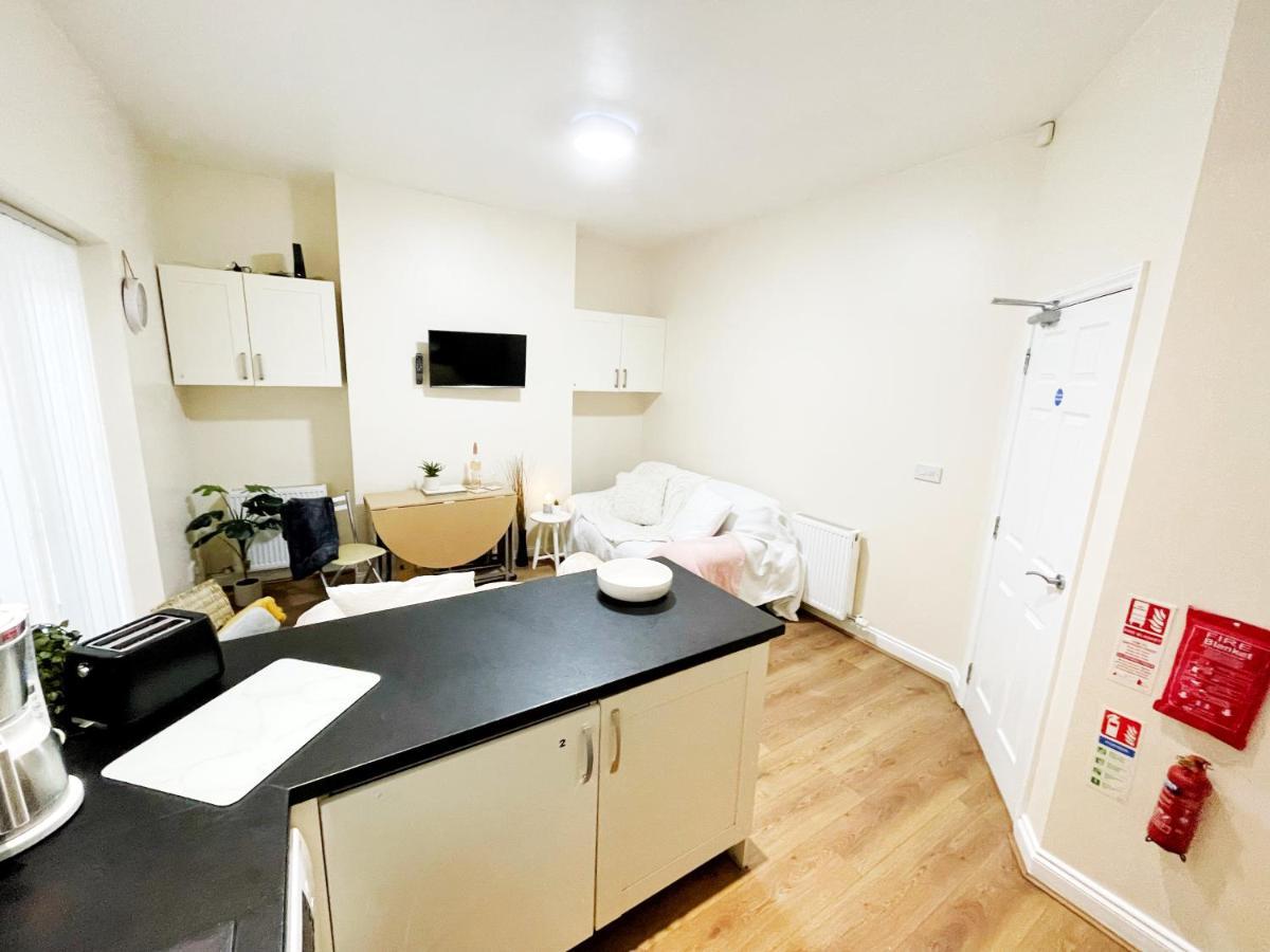 5 Bedroom, Sleeps 9 - Base To Explore Liverpool And Beyond Bagian luar foto