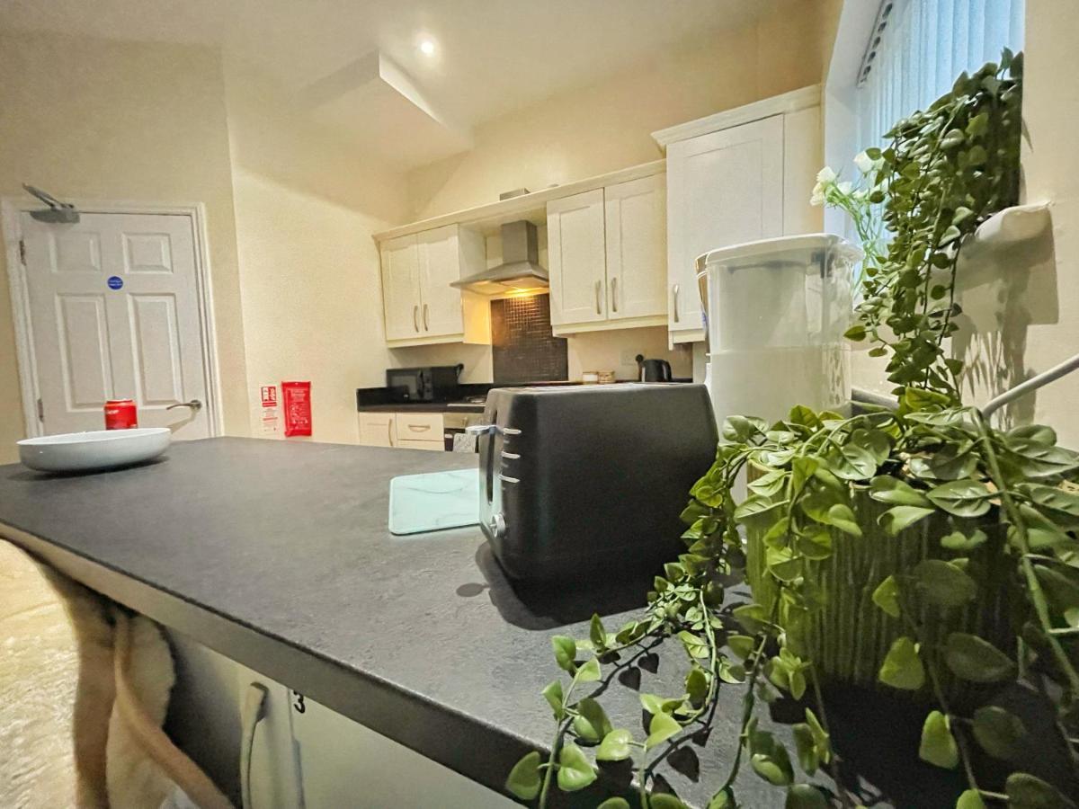 5 Bedroom, Sleeps 9 - Base To Explore Liverpool And Beyond Bagian luar foto